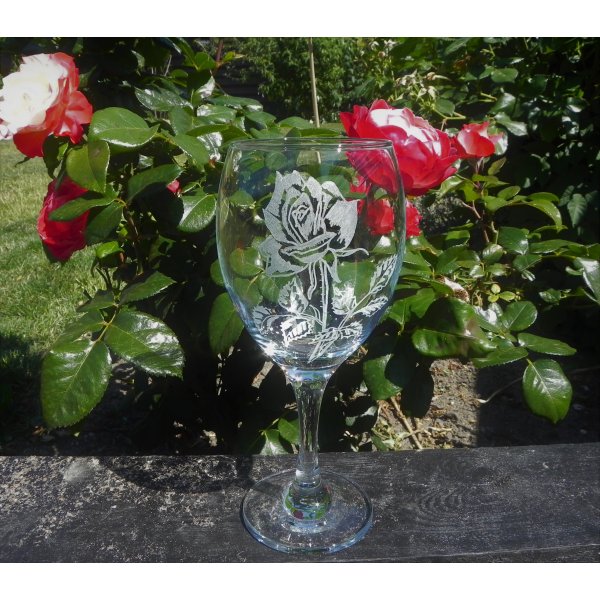 St. Vinglas 46 cl med rosemotiv